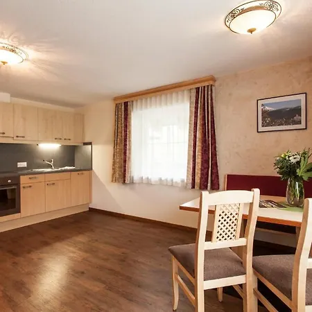 Aparthotel Alpenapart Ladis - Premium Family Apartments
