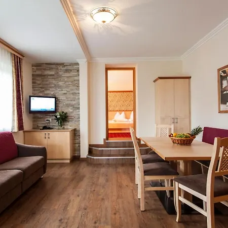 Alpenapart Ehemals Alpenapart Alexander Inklusive Sommer Bergbahnticket 4* Ladis